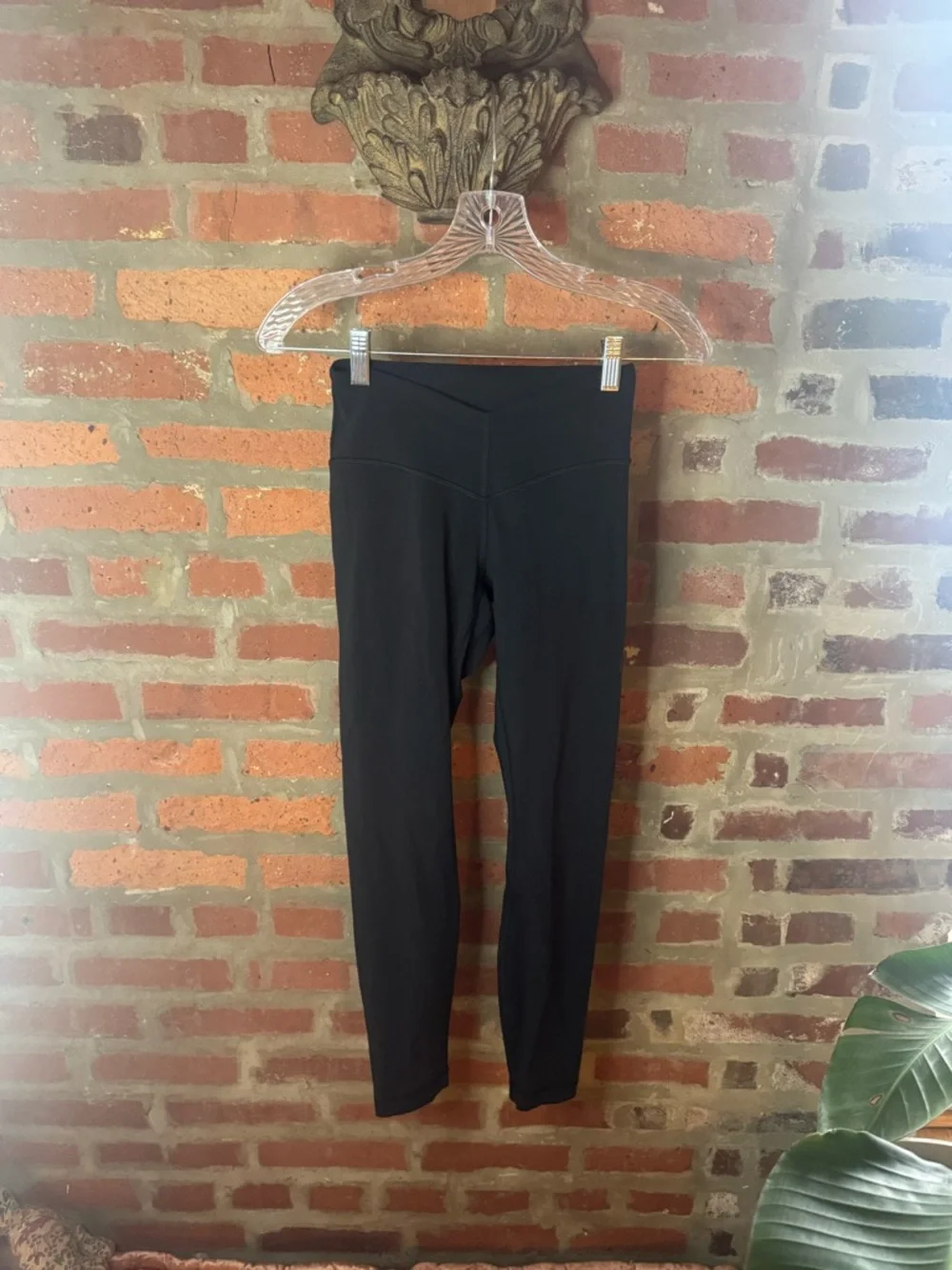 Lululemon align v waist leggings 23 length - Picture 2 of 3
